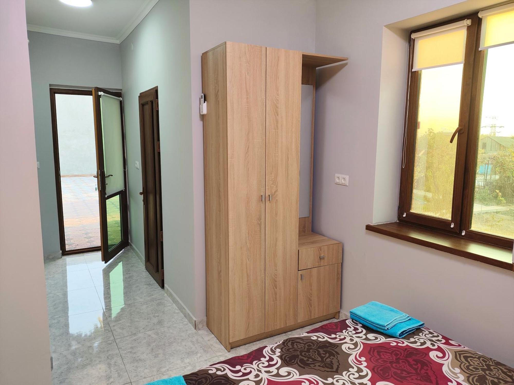 يريفان Apex Rest House Of 10 Rooms And Pool المظهر الخارجي الصورة