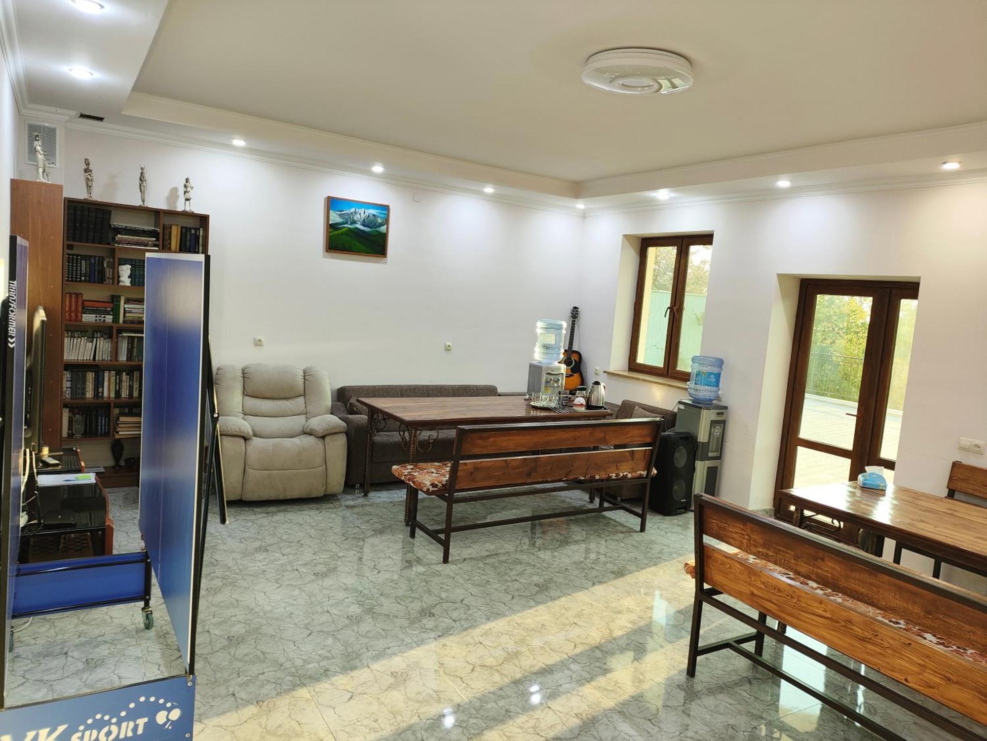 يريفان Apex Rest House Of 10 Rooms And Pool المظهر الخارجي الصورة