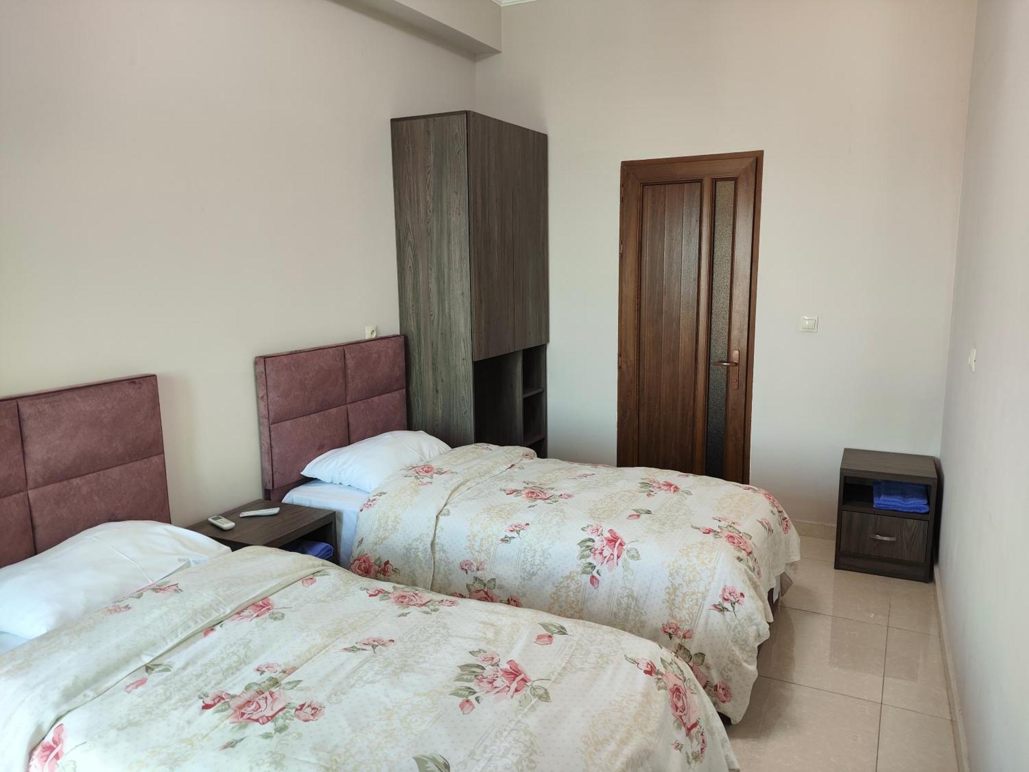 يريفان Apex Rest House Of 10 Rooms And Pool المظهر الخارجي الصورة