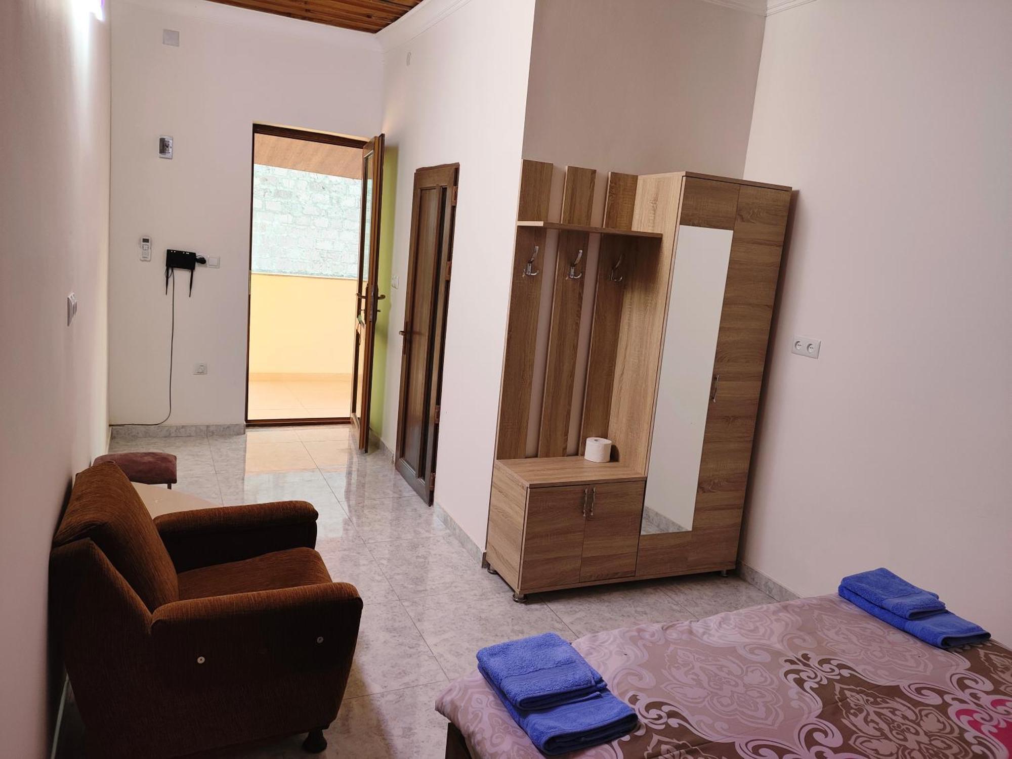 يريفان Apex Rest House Of 10 Rooms And Pool المظهر الخارجي الصورة