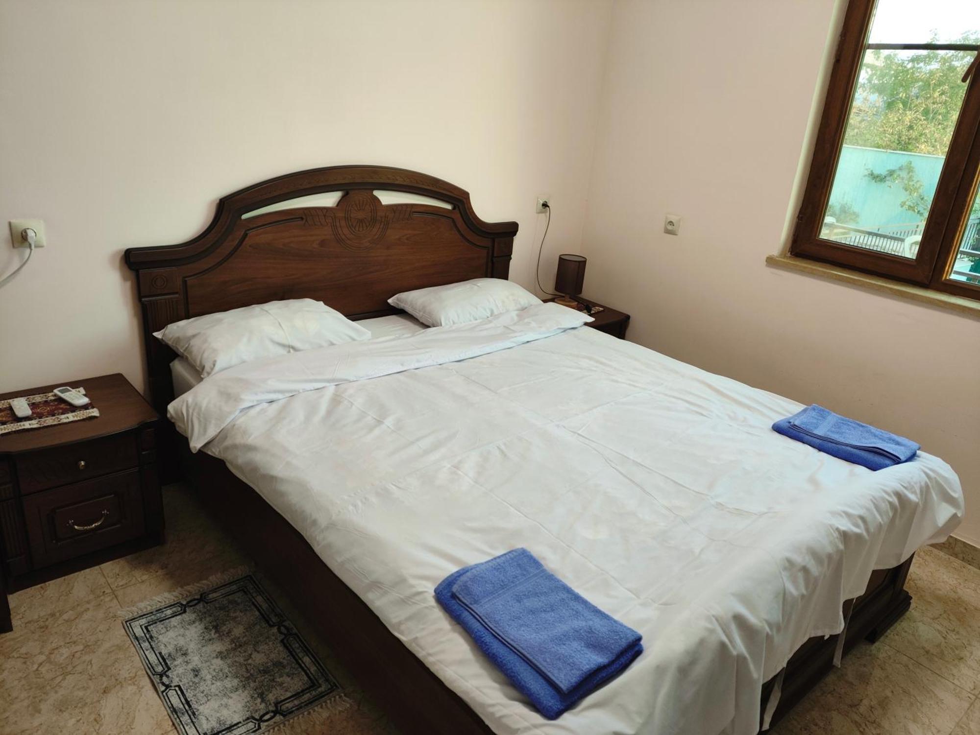 يريفان Apex Rest House Of 10 Rooms And Pool المظهر الخارجي الصورة