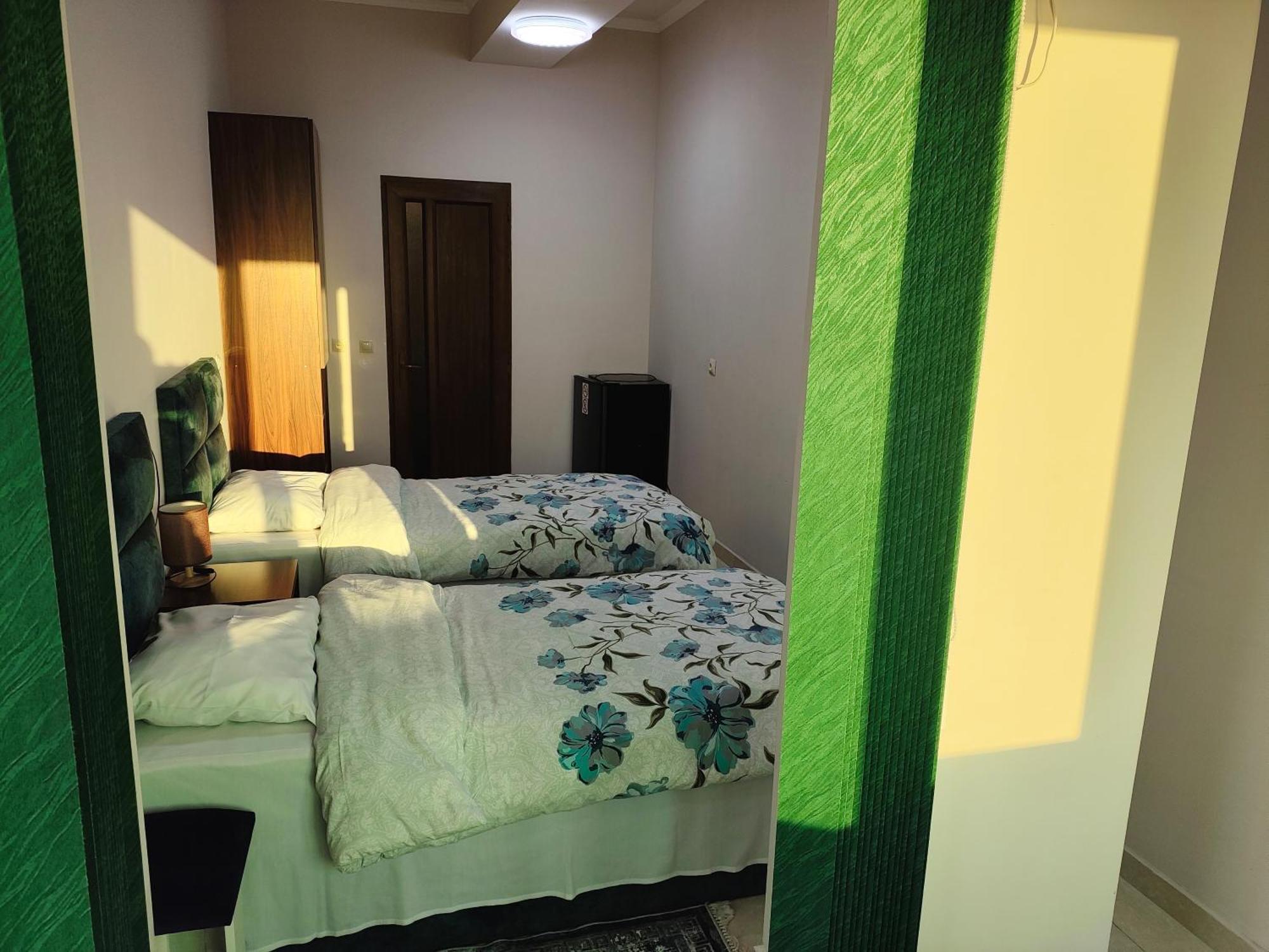 يريفان Apex Rest House Of 10 Rooms And Pool المظهر الخارجي الصورة